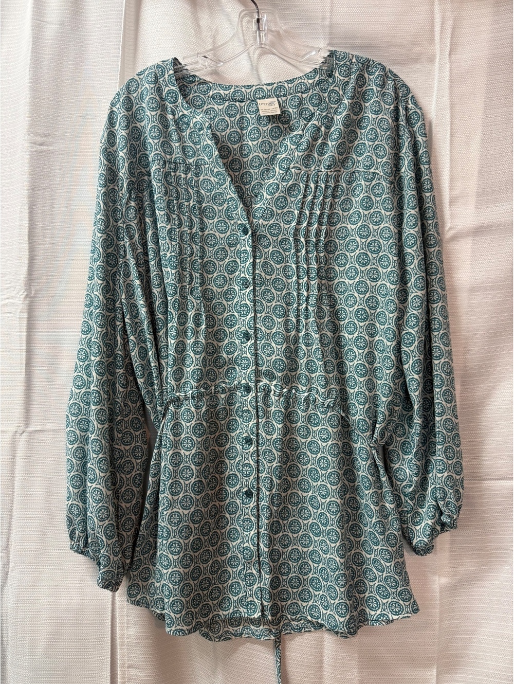 Terra & Sky Women's 2X Blue Patterned Long Sleeve Blouse